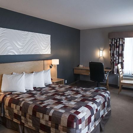 Econo Lodge Ла Мале Екстериор снимка