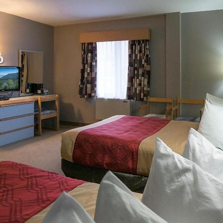 Econo Lodge Ла Мале Екстериор снимка