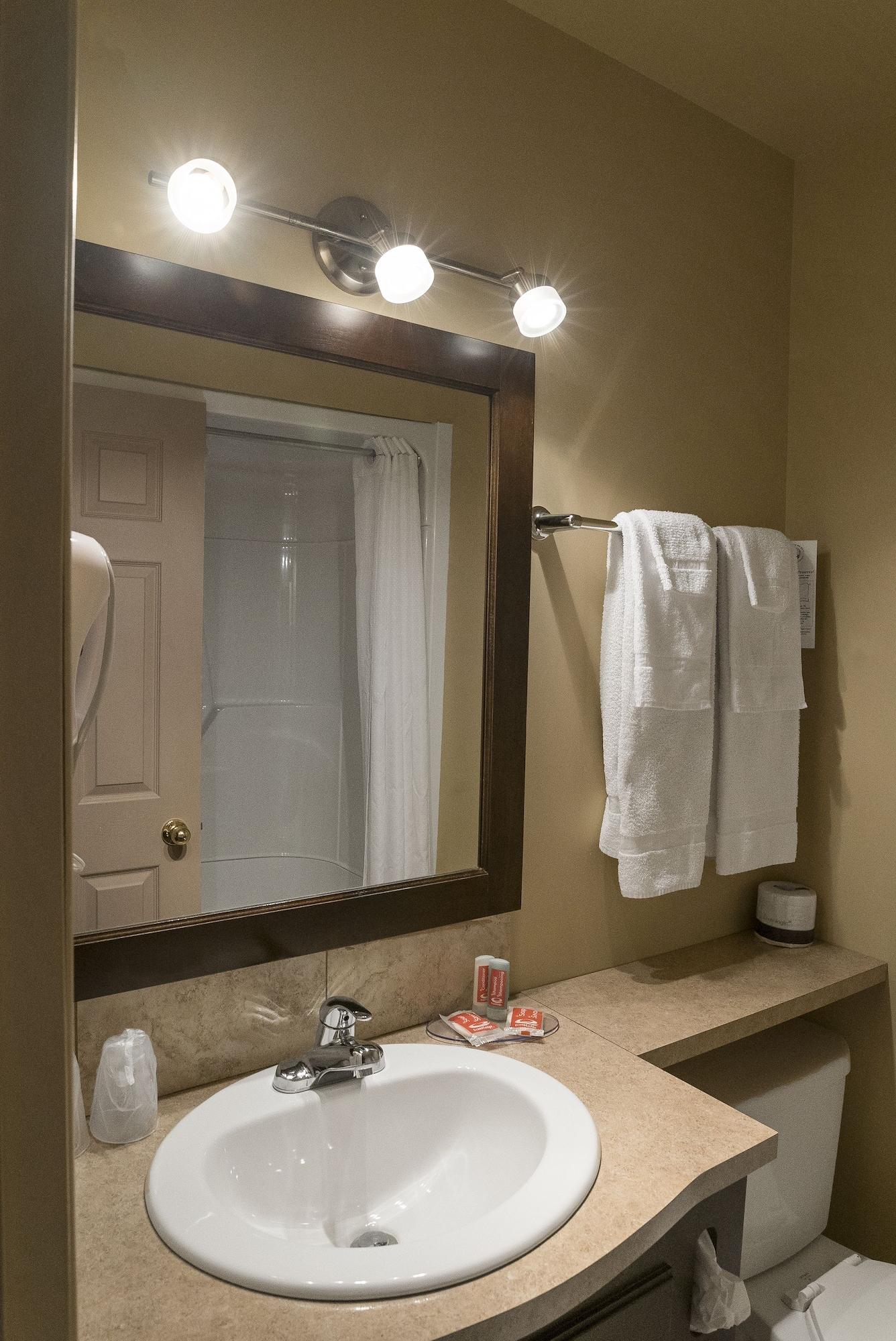 Econo Lodge Ла Мале Екстериор снимка