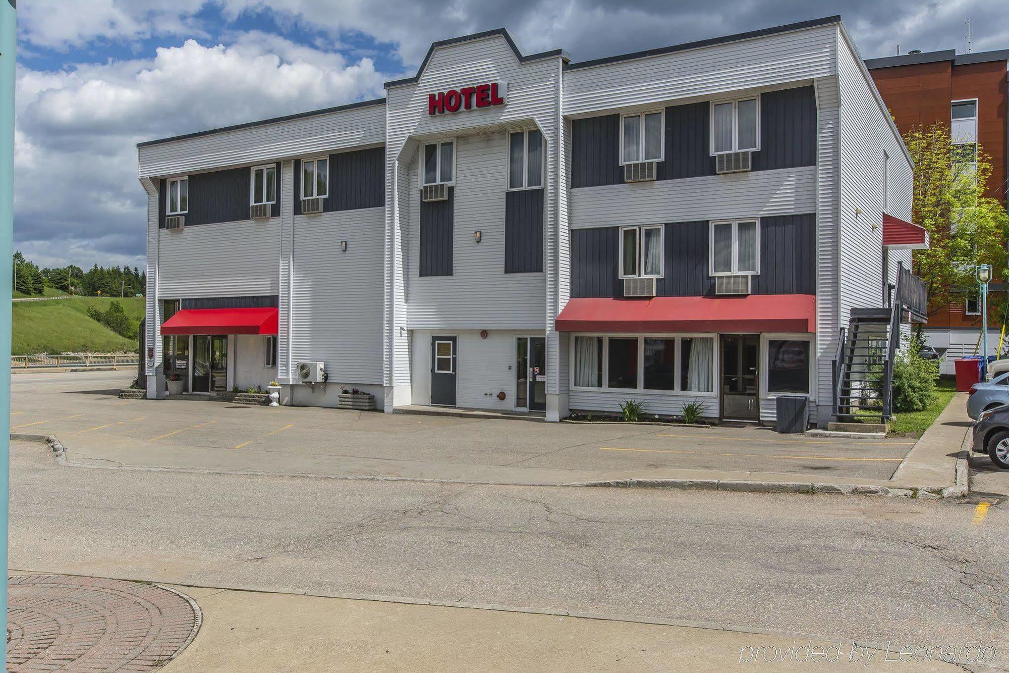 Econo Lodge Ла Мале Екстериор снимка